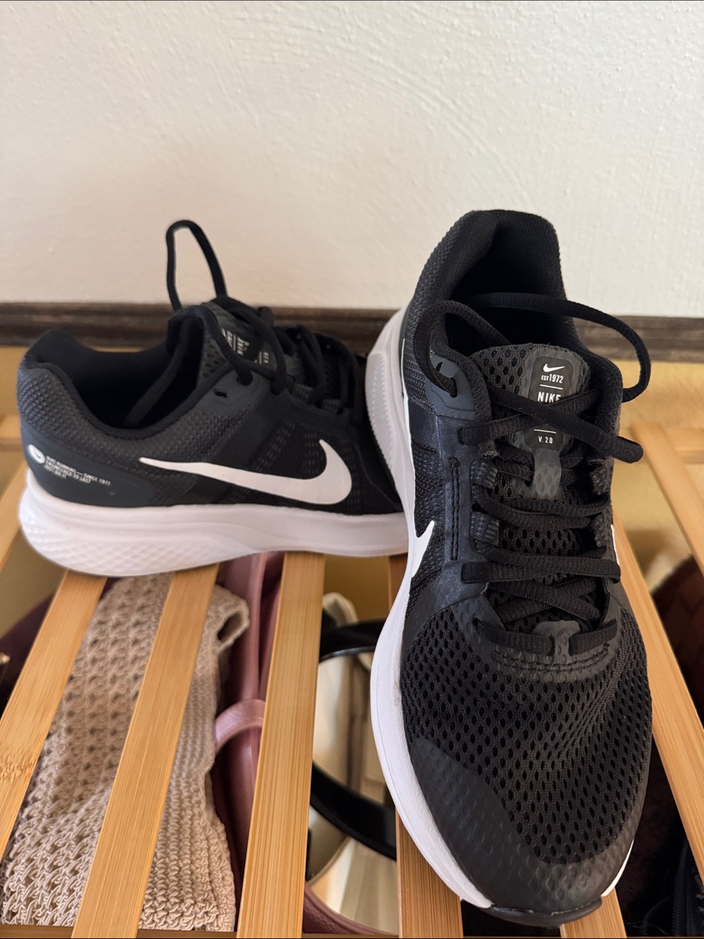 Nike Men’s Black and White Athletic Running Shoes